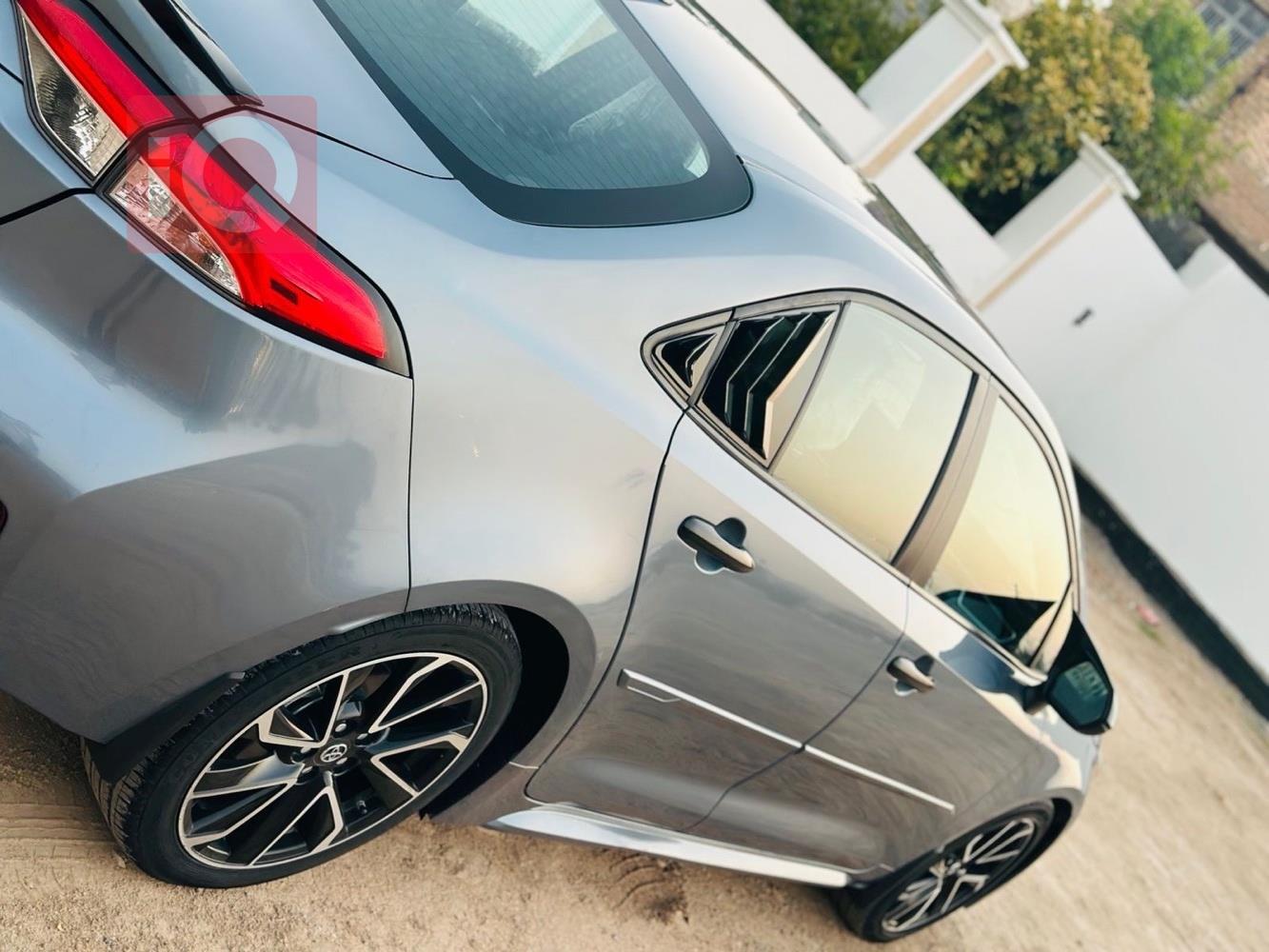 تۆیۆتا کۆرۆلا